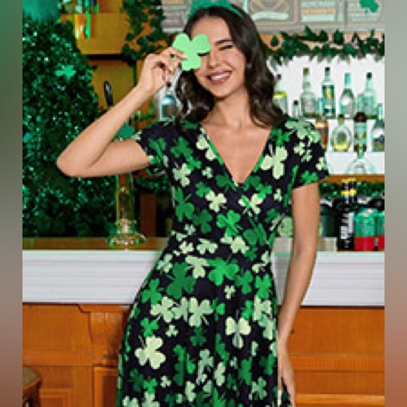 Shamrock Print V-Neck Dress - Picture 2 of 4